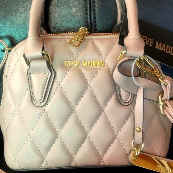 Steve Madden Handbags - STEVE MADDEN Small Quilted Dusty Pink Crossbody.